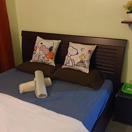 Snoopy Homestay Two Bedroom Бату Пахат Екстериор снимка
