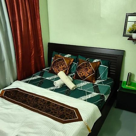 Snoopy Homestay Two Bedroom Бату Пахат Екстериор снимка