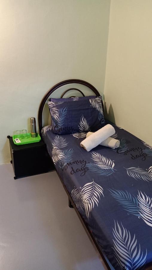Snoopy Homestay Two Bedroom Бату Пахат Екстериор снимка