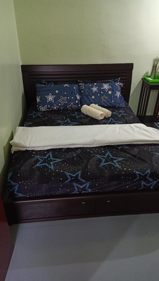 Snoopy Homestay Two Bedroom Бату Пахат Екстериор снимка